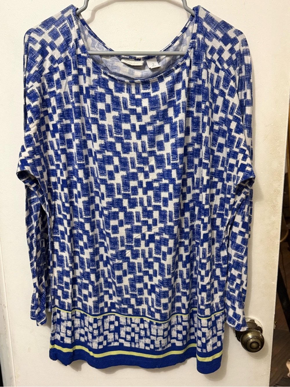 Blue & White Patterned Women's Long Sleeve Top